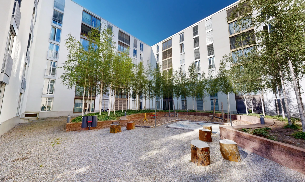 extérieur du bâtiment avec day time, from community, vue sur le complexe d'appartements, et apartment complex view