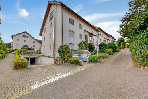 außenansicht mit day time und property visible