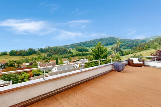 terrasse / terrasse mit einem balkon