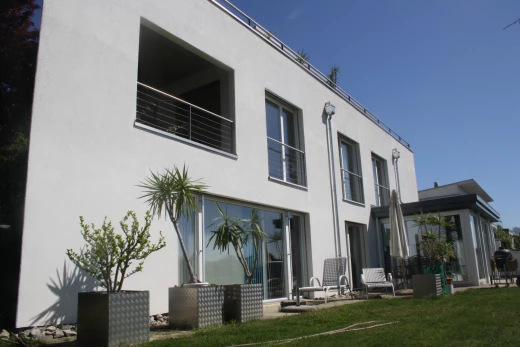 rückseite des hauses mit zentraler klimaanlage