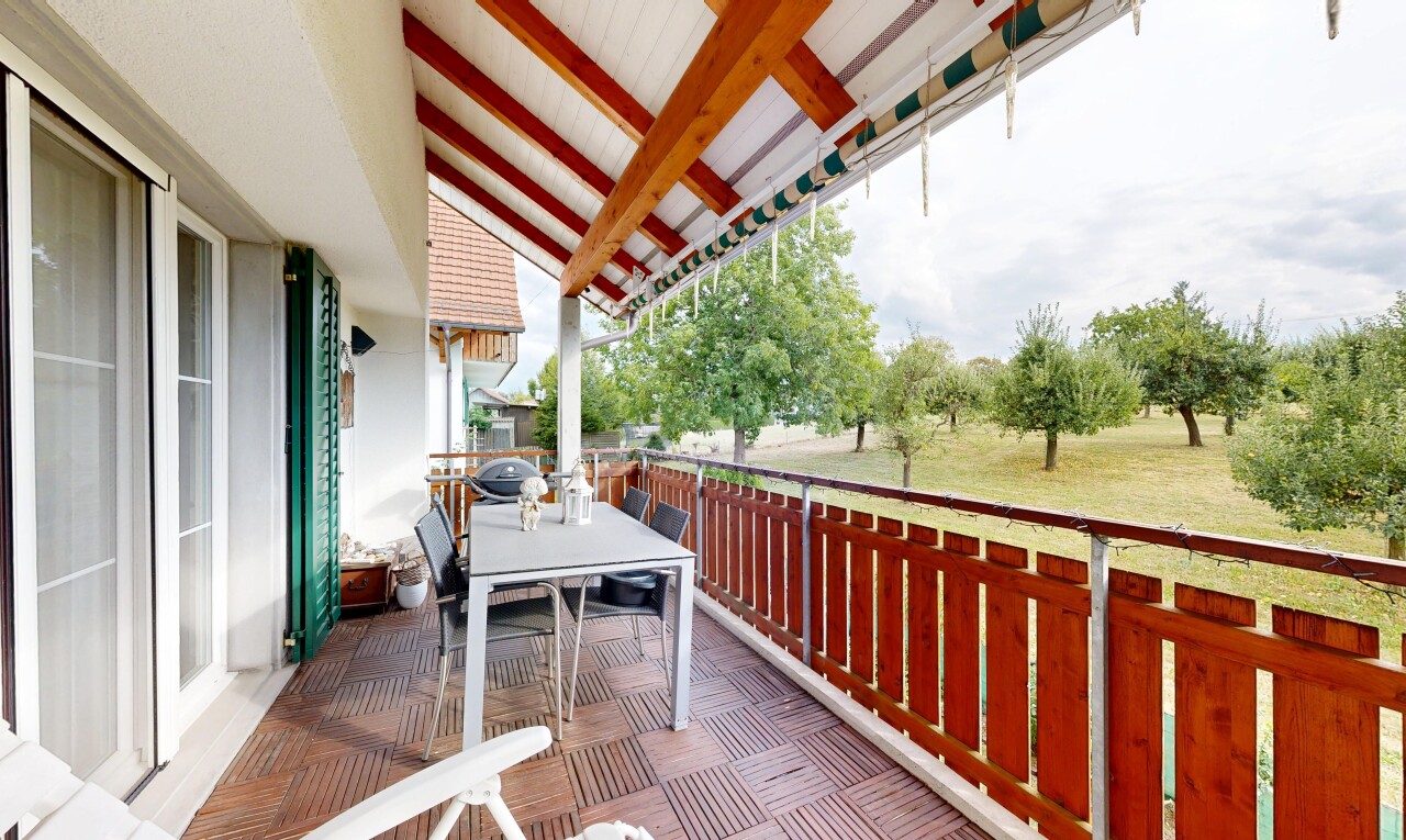 balkon mit essbereich im freien, from property, balkon, und overcast