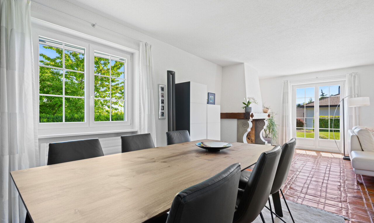 salle à manger avec day time, inside property, natural light, lumière naturelle, et drywall