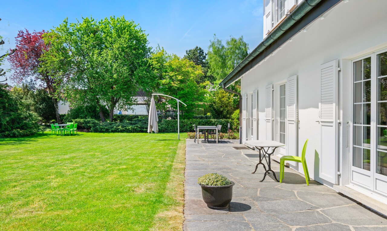 jardin avec pelouse, day time, from property, woods view, et vue sur les bois