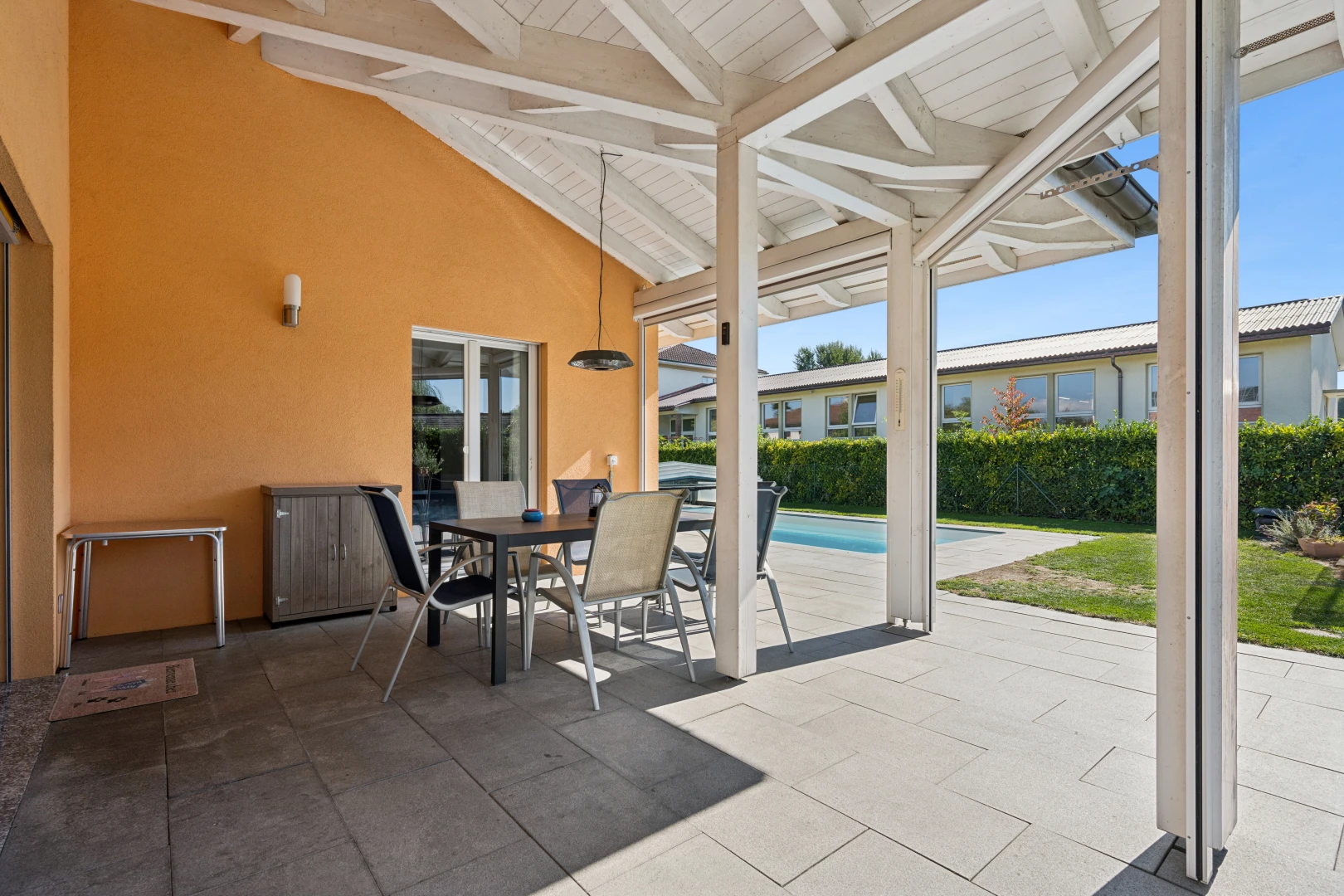 terrasse mit essbereich im freien, day time, terrasse, from property, und schwimmbad