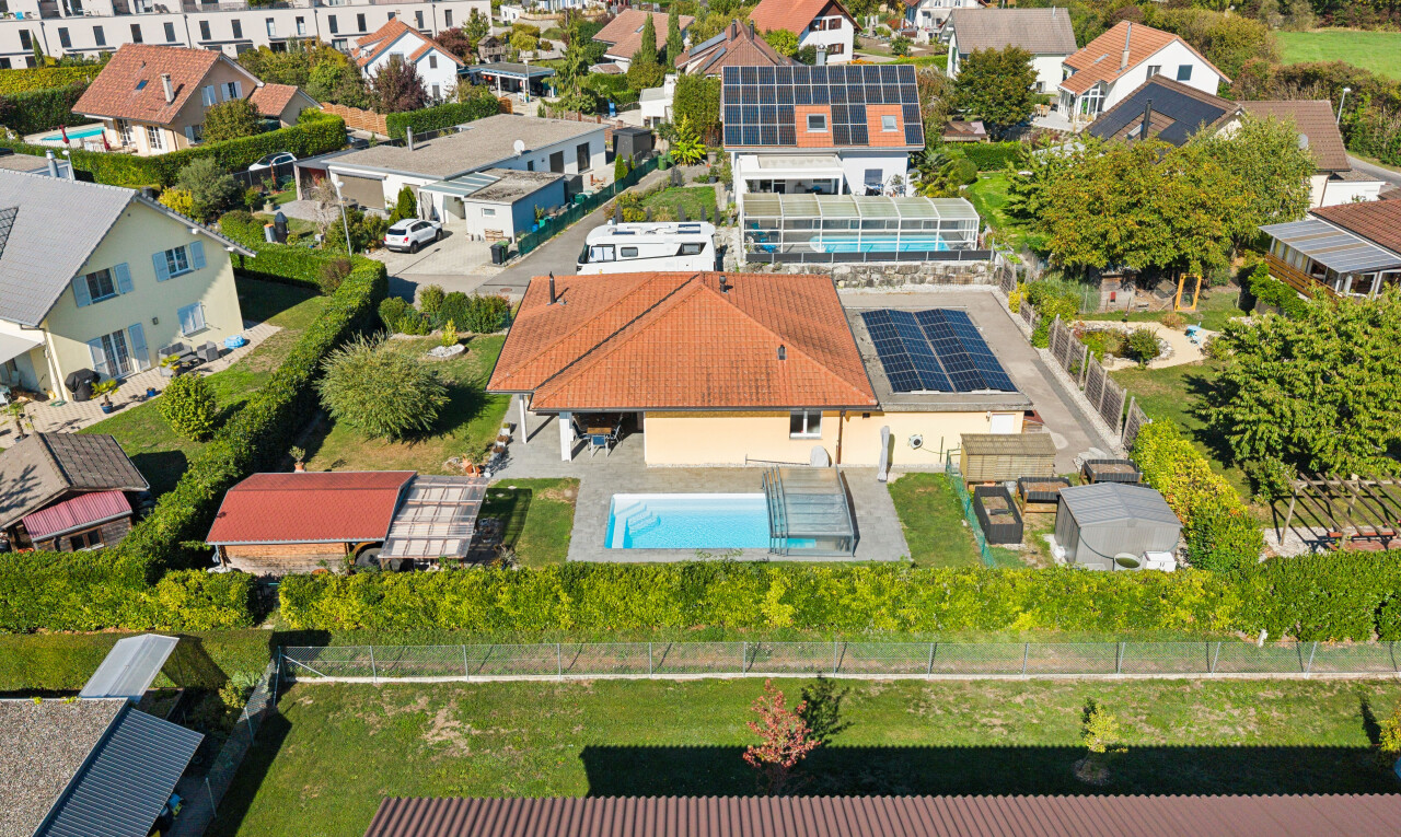 außenansicht mit terrasse, residential view, wohngebietblick, und neighborhood view