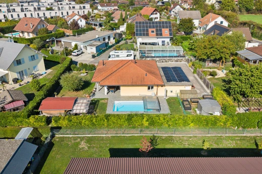 außenansicht mit terrasse, residential view, wohngebietblick, und neighborhood view