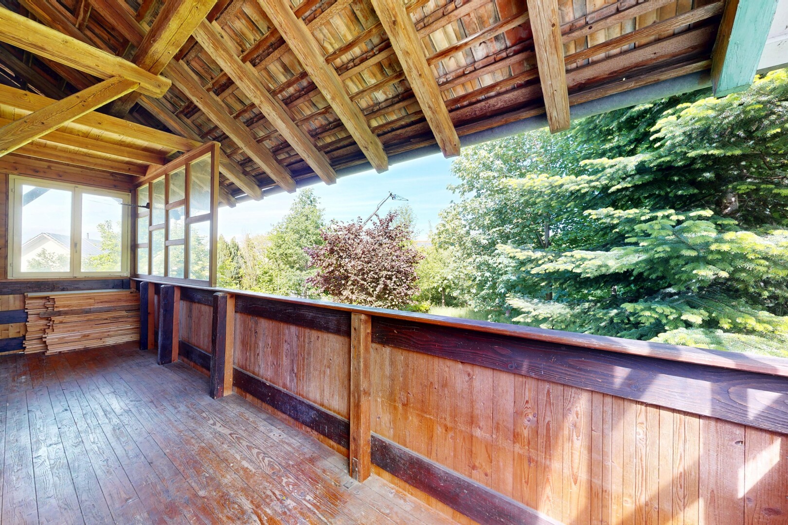 balkon mit day time, from property, und deck