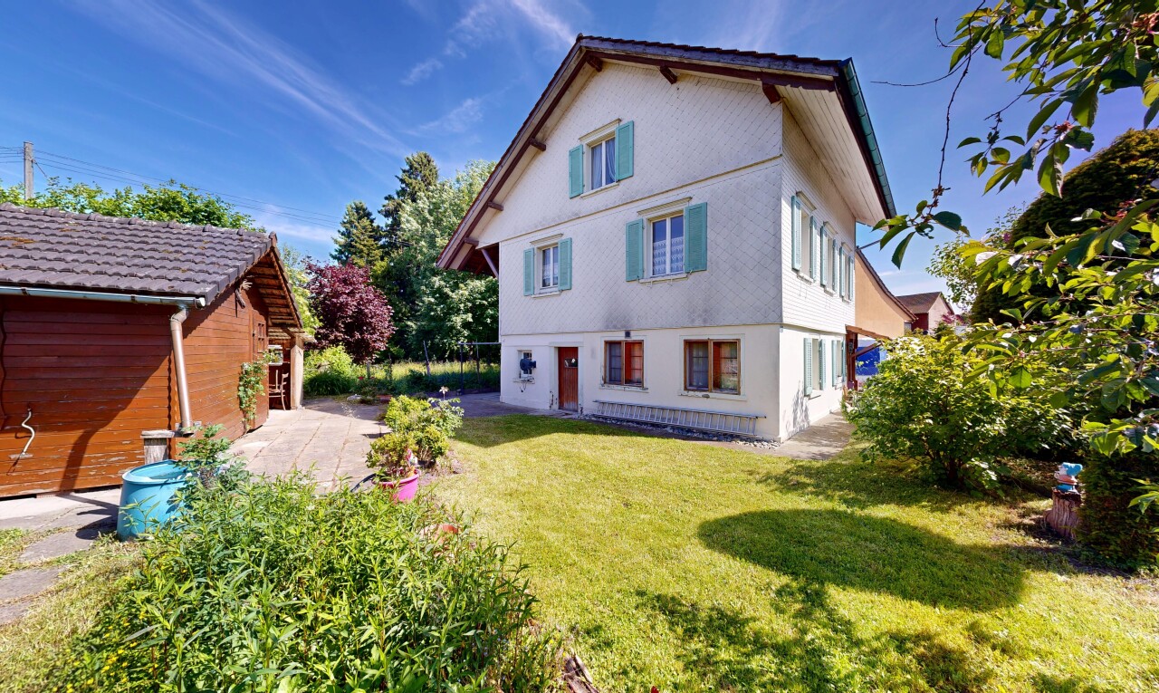außenansicht mit rasen, from property, day time, außenansicht, und stuckverkleidung