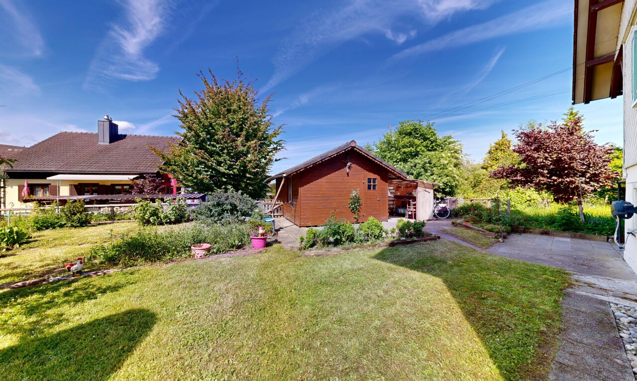 garten mit from property, rasen, und day time