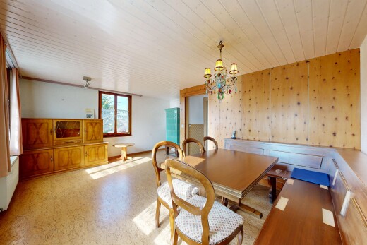 esszimmer mit inside property, natural light, natürliches licht, und bemerkenswerter kronleuchter