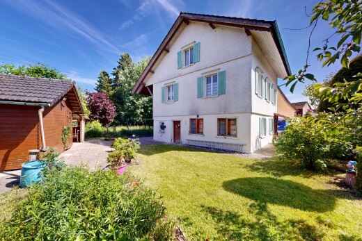 außenansicht mit rasen, from property, day time, außenansicht, und stuckverkleidung