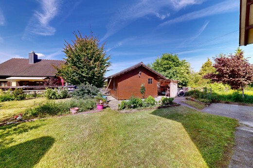 garten mit from property, rasen, und day time
