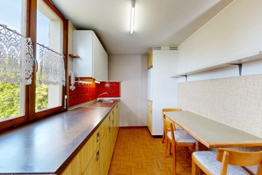 küche mit parquet floor, wood finish floor, holzfußboden, natural light, und natürliches licht