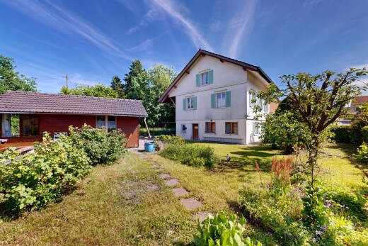 außenansicht mit property visible, rasen, day time, und ziegeldach