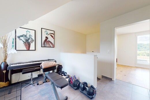 fitnessstudio mit inside property, natural light, natürliches licht, drywall, und gipskartonwand