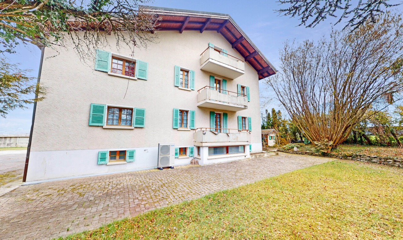 extérieur du bâtiment avec climatisation centrale