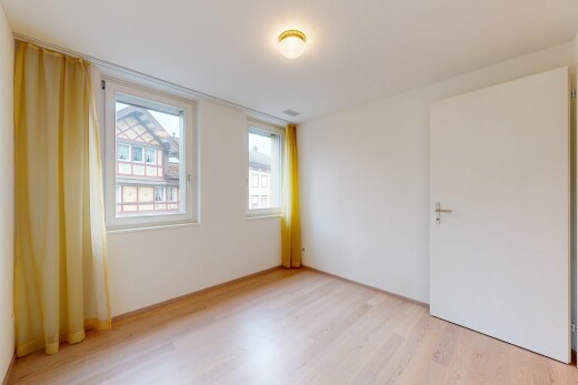 leerer raum mit natural light, natürliches licht, inside property, drywall, und gipskartonwand