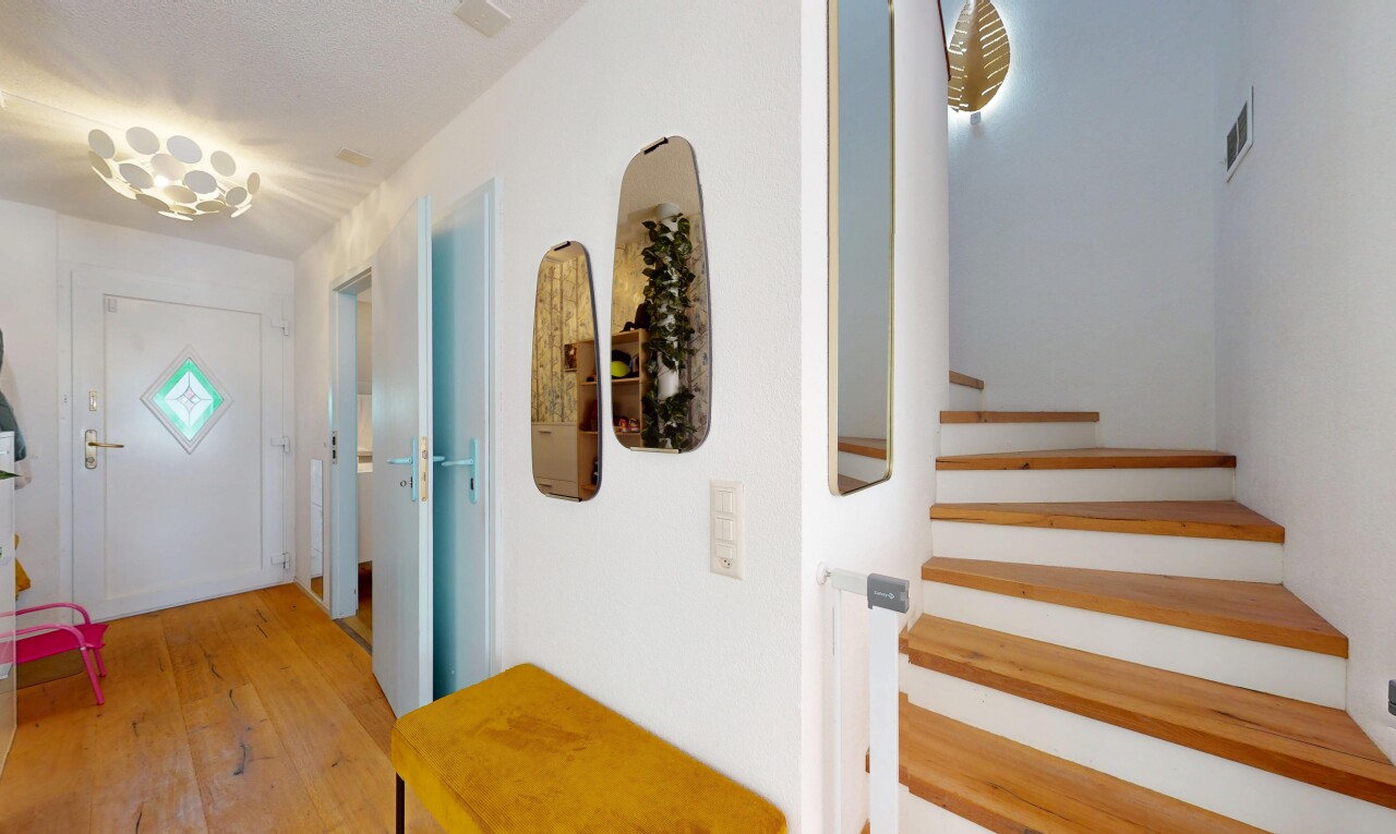 treppe mit holzfußboden, treppen, gipskartonwand, und lüftungsgitter