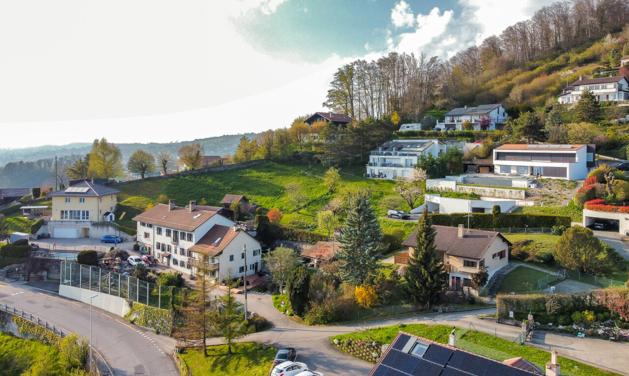 façade avec vue résidentielle, residential view, et day time