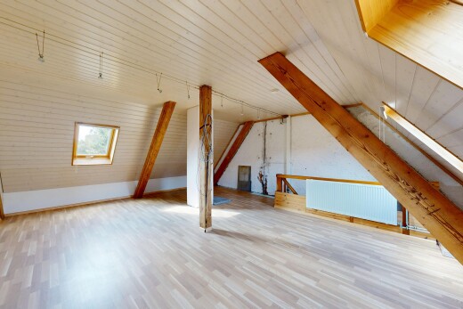 leerer raum mit wood finish floor, holzfußboden, dachfenster, inside property, und wood ceiling