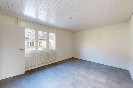 leerer raum mit kühler, natürliches licht, natural light, gipskartonwand, und drywall