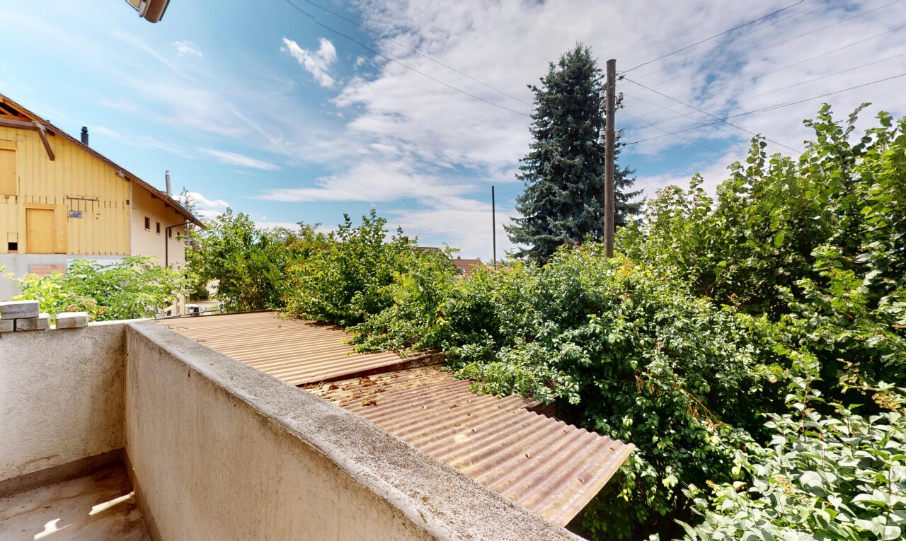 balcon avec from property, day time, et balcon