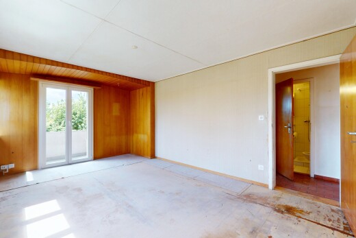 pièce vide avec wood wall, mur en bois, natural light, lumière naturelle, et inside property