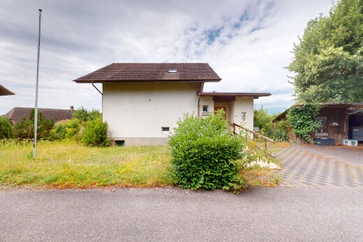 außenansicht mit property visible und stuckverkleidung
