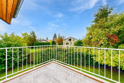 balcon avec from property et day time