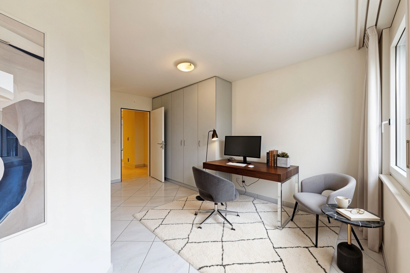 pièce vide avec cloison sèche, drywall, inside property, lumière naturelle, et natural light
