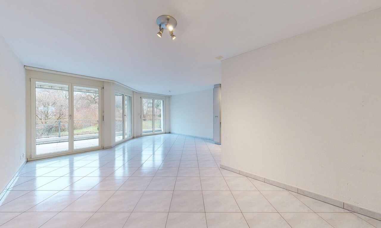 pièce vide avec cloison sèche, drywall, lumière naturelle, natural light, et inside property