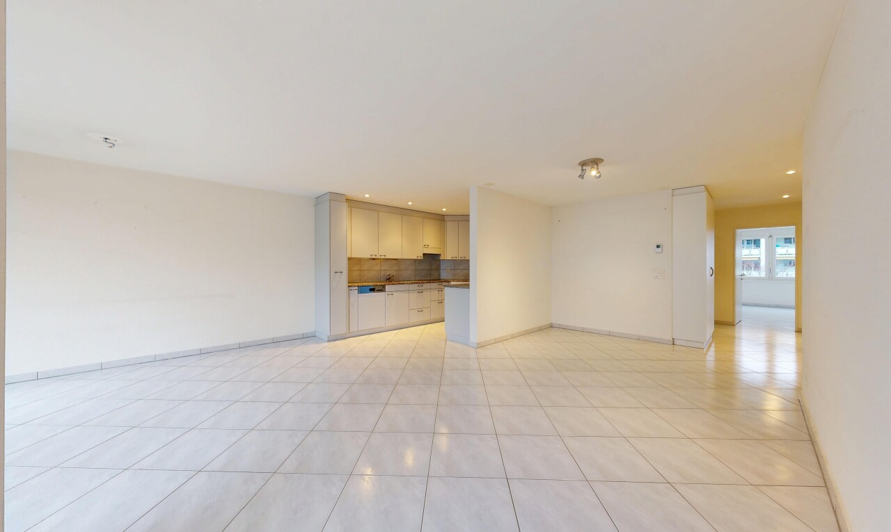 pièce vide avec éclairage encastré, recessed lighting, cloison sèche, drywall, et inside property