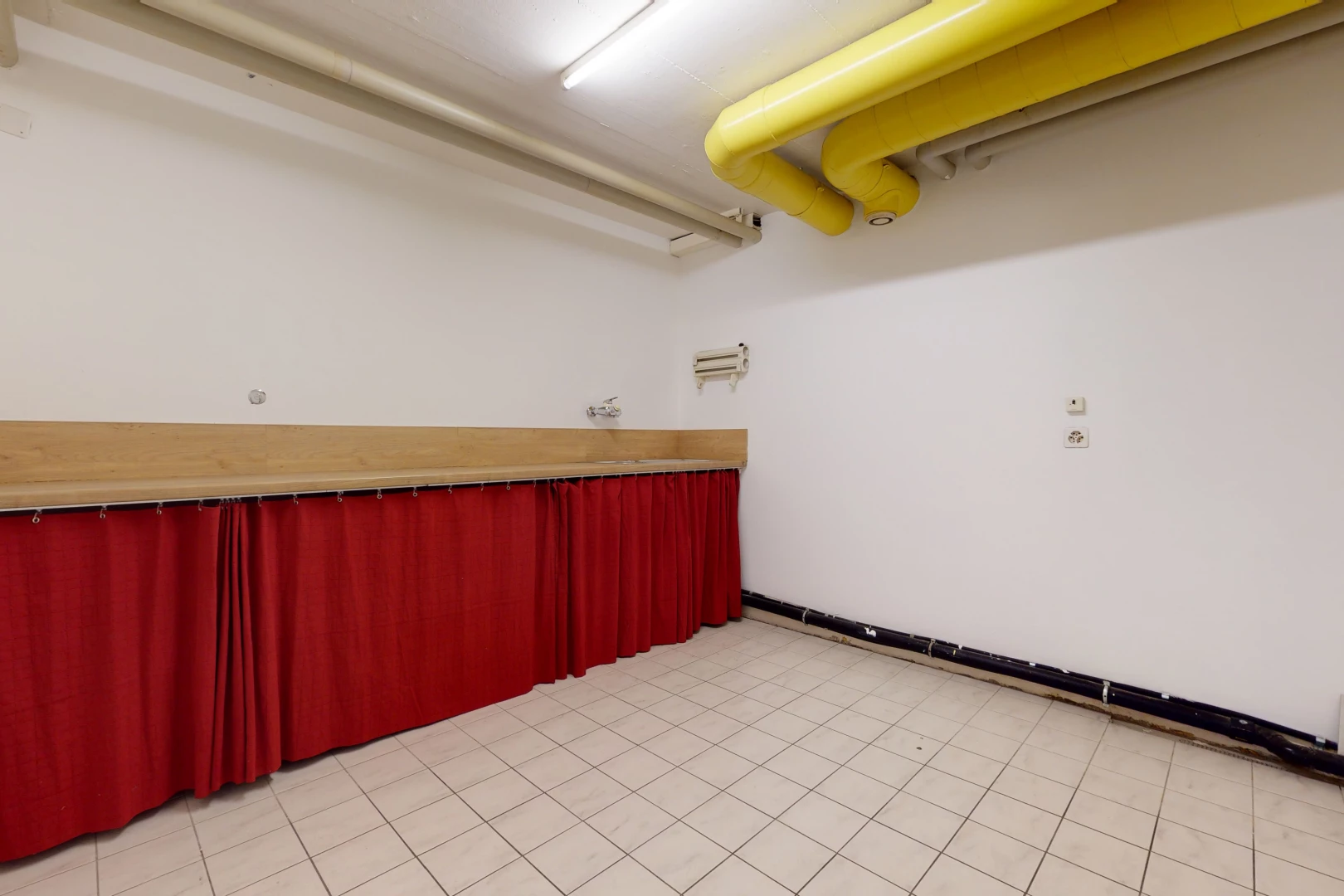 badezimmer mit fliesenböden