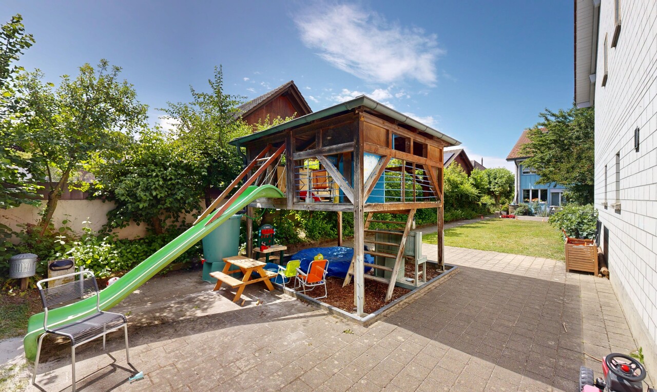 außenansicht mit terrasse, day time, from property, und spielplatz