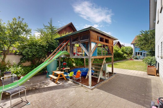 außenansicht mit terrasse, day time, from property, und spielplatz