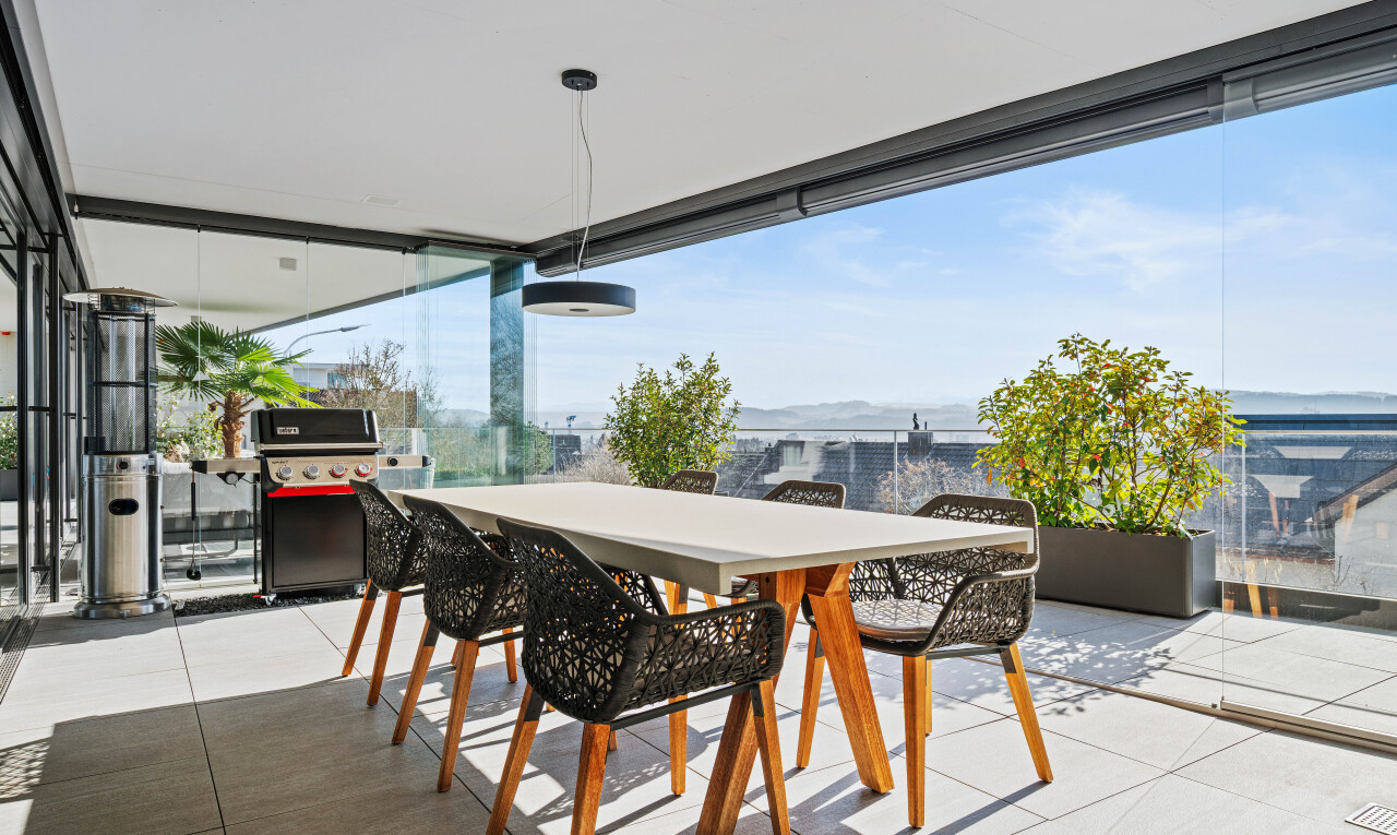 terrasse mit essbereich im freien, day time, grill, und terrasse