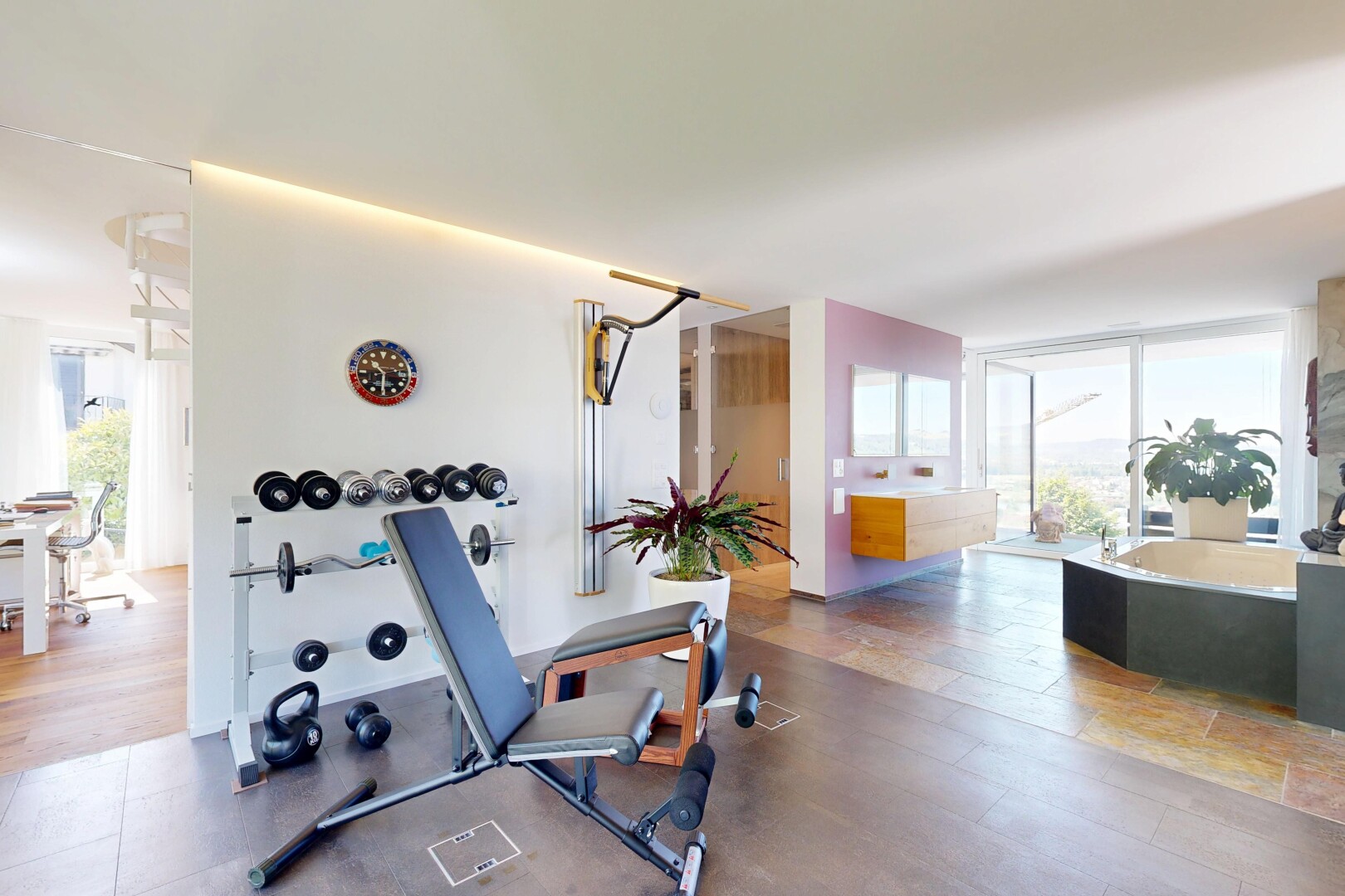 fitnessstudio mit natural light, natürliches licht, inside property, drywall, und gipskartonwand