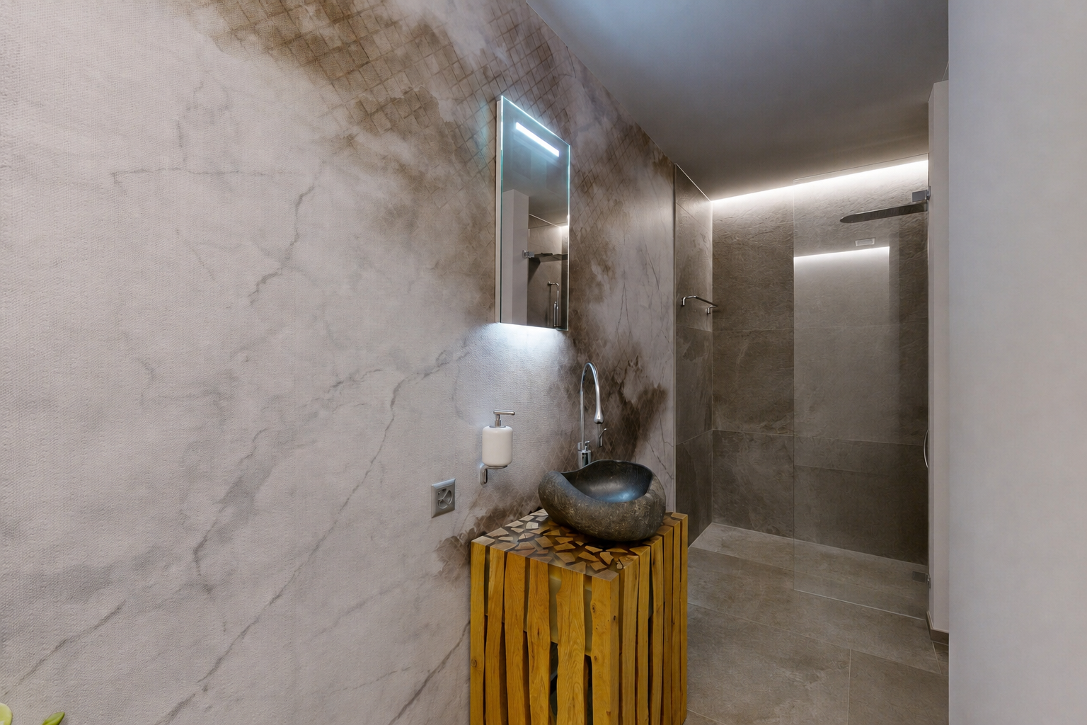 bad mit dusche, schminktisch, spiegel, waschbecken, und inside property