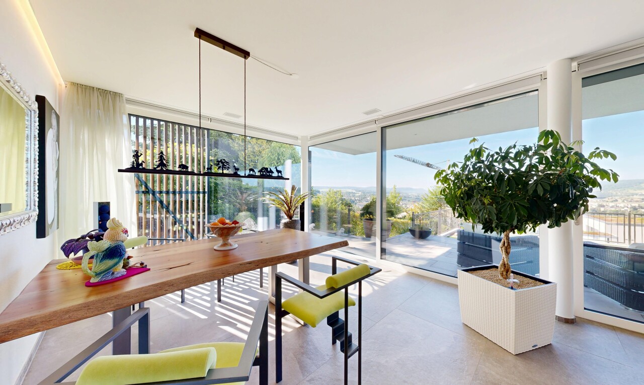 esszimmer mit day time, inside property, floor ceiling windows, bodendeckenfenster, und natural light