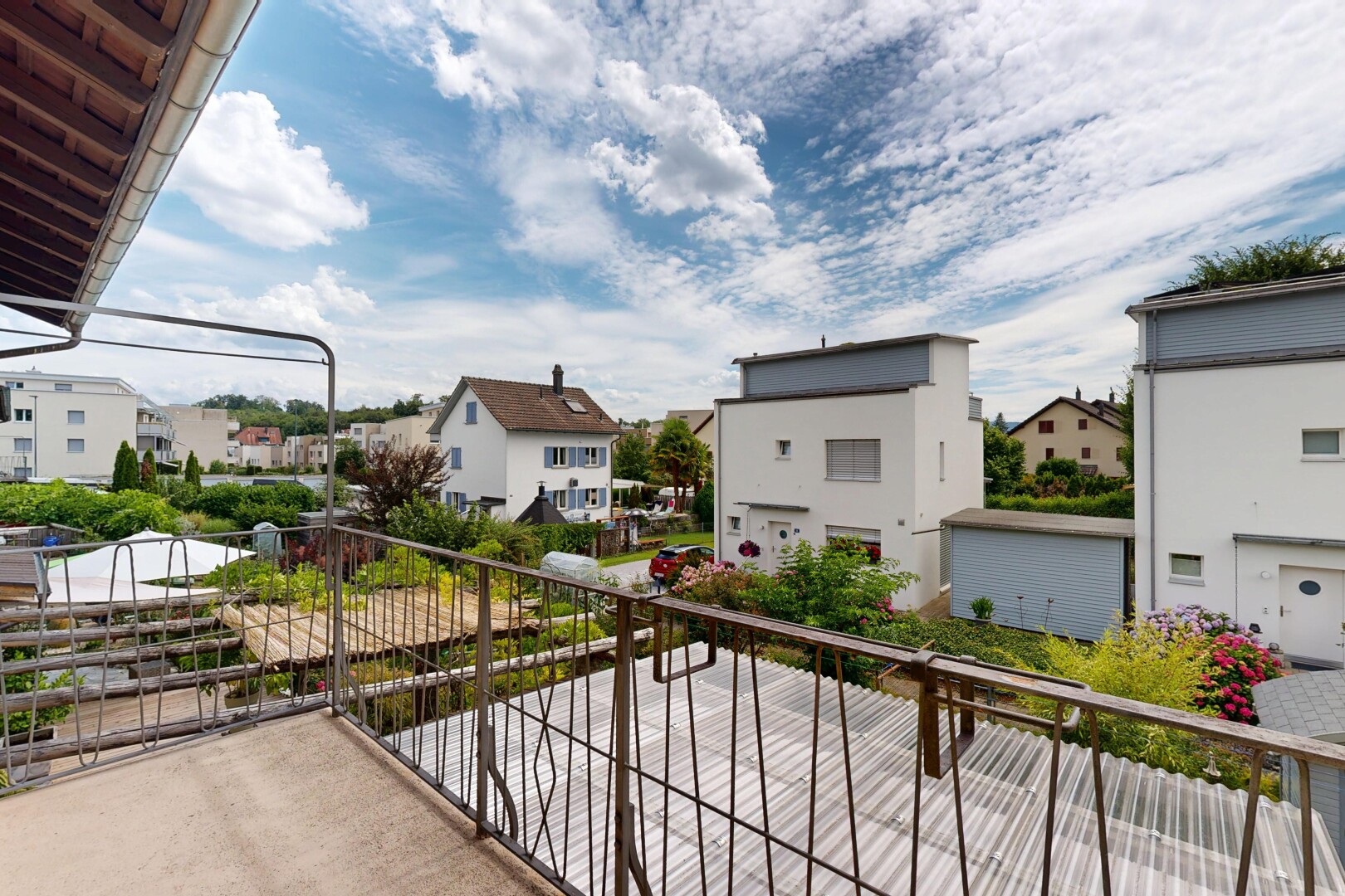 balcon avec balcon, from property, view focus, day time, et vue résidentielle
