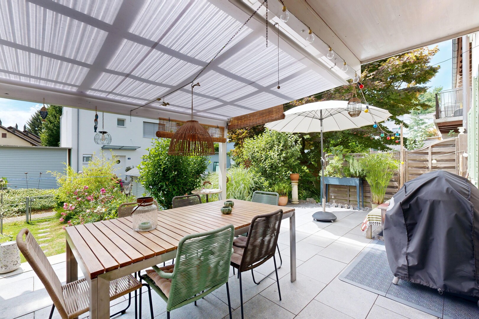 terrasse avec gril, coin repas extérieur, terrasse, from property, et bar extérieur