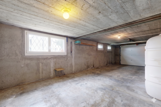parking avec inside property