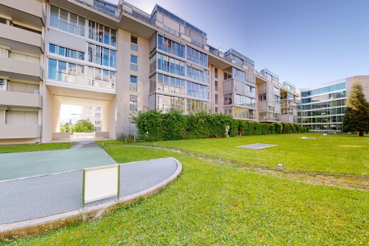 außenansicht mit blick auf wohnanlage