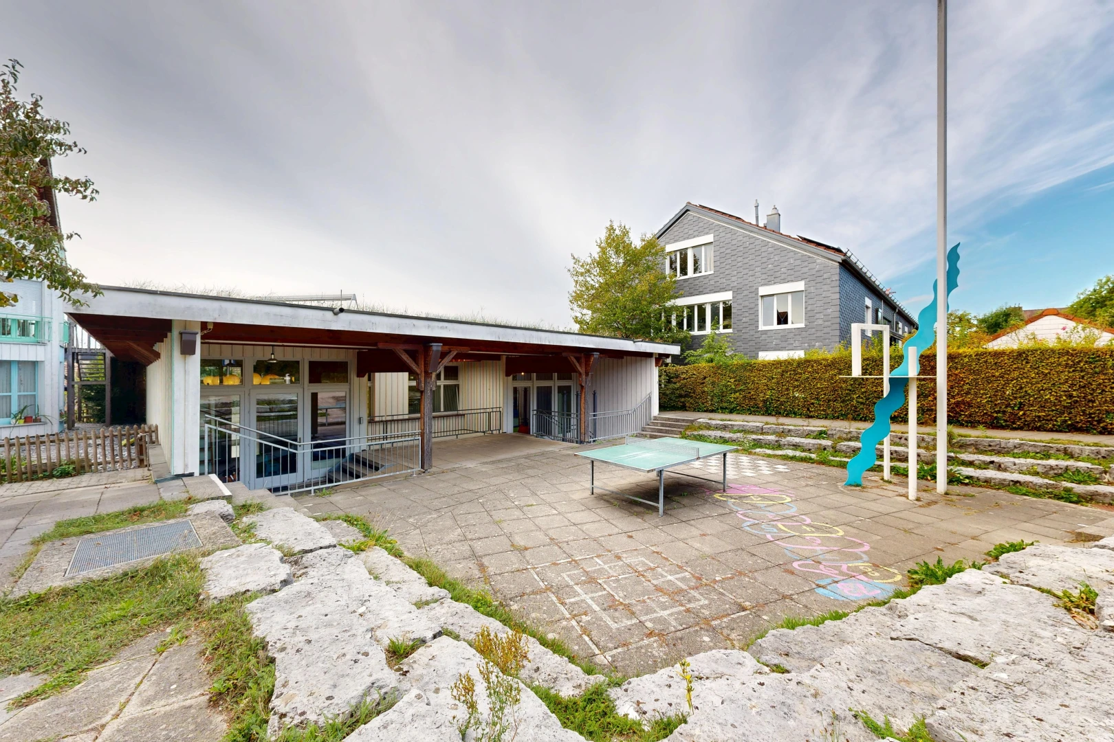 außenansicht mit terrasse