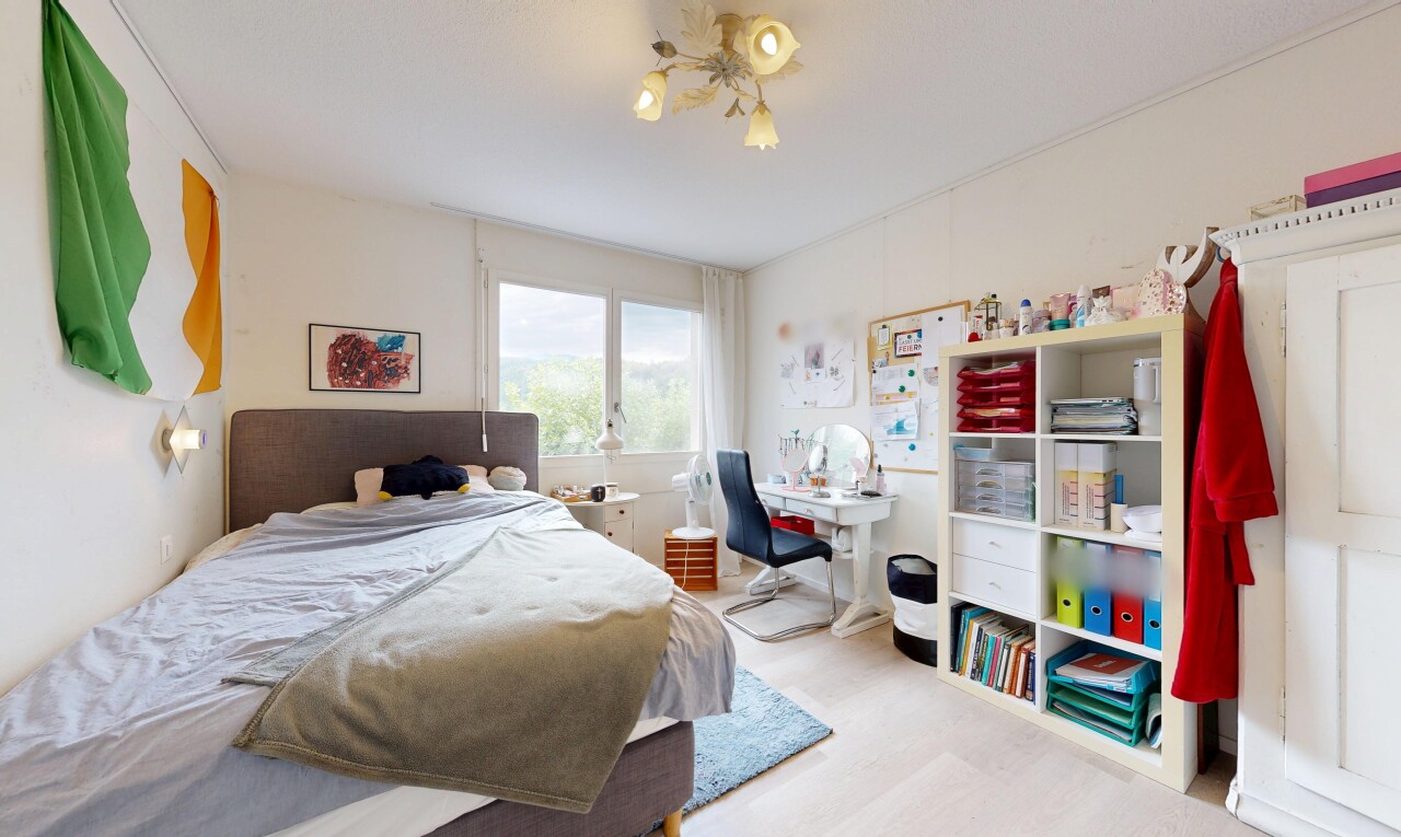 zimmer / schlafzimmer mit bürobereich, inside property, drywall, gipskartonwand, und light floor