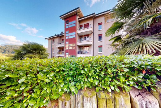 view of apartment building / complex