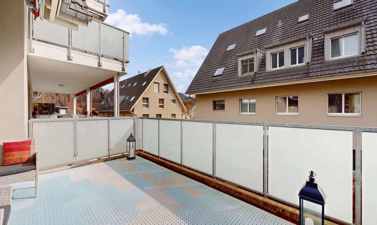 terrasse avec balcon, day time, from property, et clôture