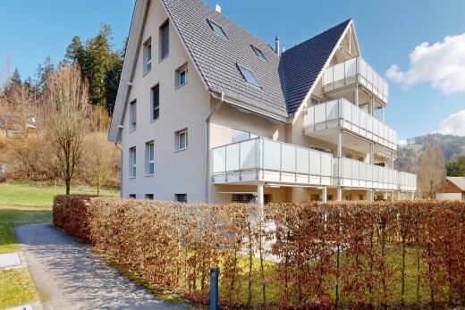 außenansicht mit day time, from community, apartment complex view, stuckverkleidung, und balkon