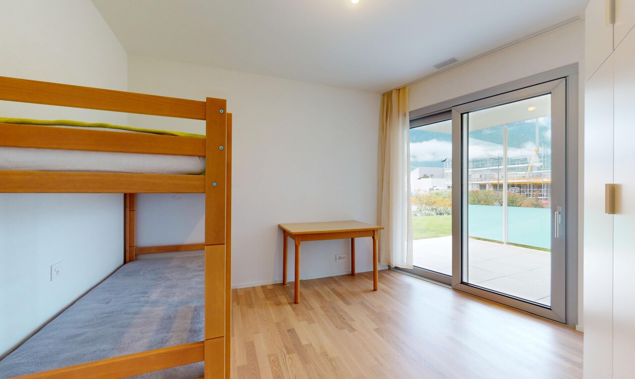 zimmer / schlafzimmer mit inside property, außenzugang, natürliches licht, natural light, und gipskartonwand