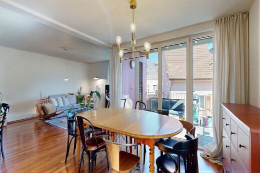 esszimmer mit inside property, holzfußboden, wood finish floor, gipskartonwand, und drywall